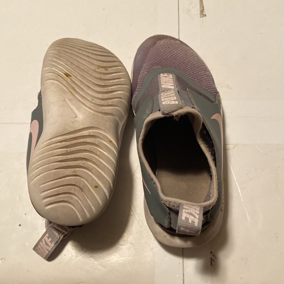 Nike Shoes - Picture 3 of 5